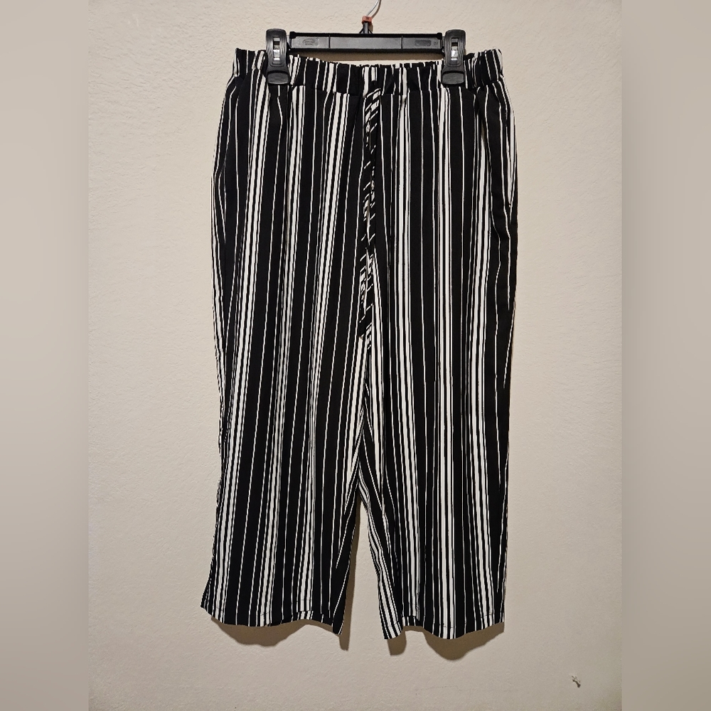 Wide legged, pull on pants